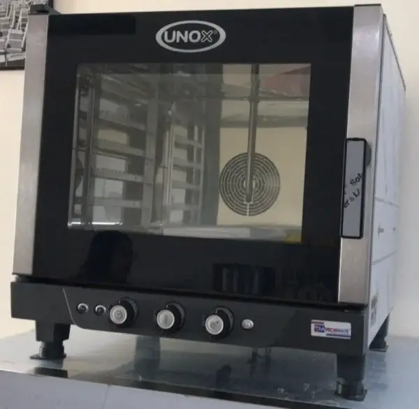 UNOX CHEFLUX™ MANUAL Combi Oven XV393